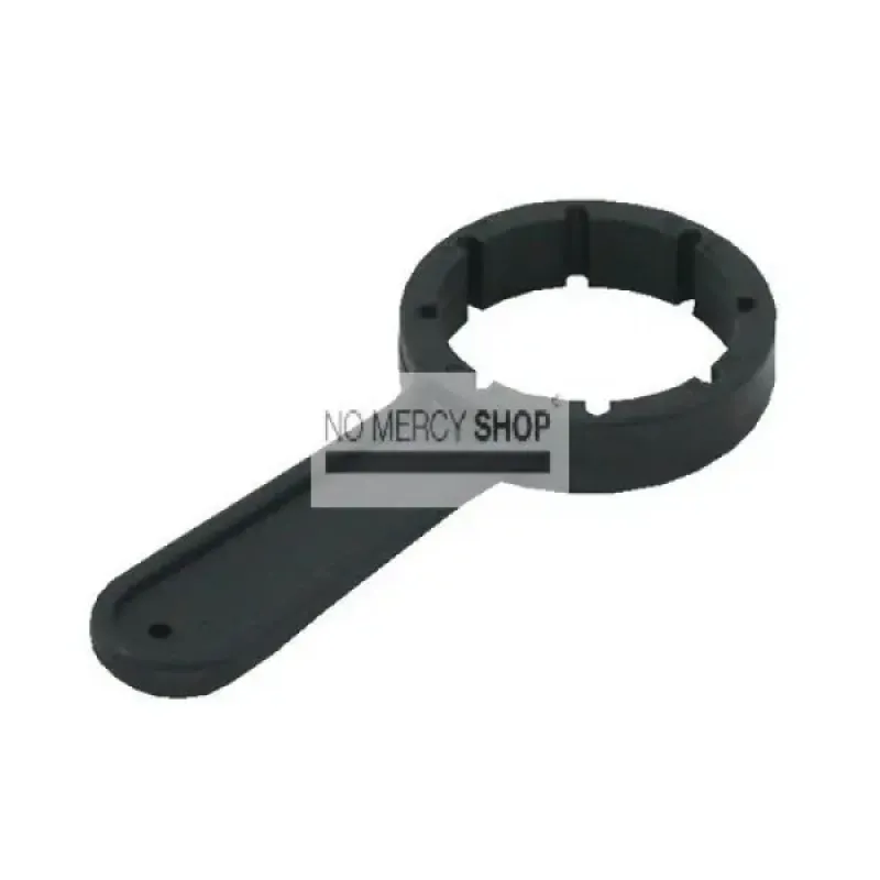 Jerrycan opener
